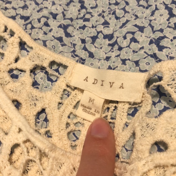 Adiva Cream Lace Top with Cami Size: M - Picture 4 of 6